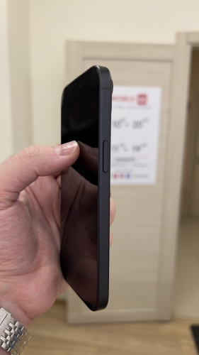 Apple iPhone 15 128Gb Black б/у идеал