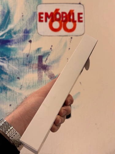 Часы Apple Watch SE 2024, 40 мм, корпус из алюминия цвета «сияющая звезда», спортивный браслет (loop) цвета «зелёное озеро» (MXEH3)