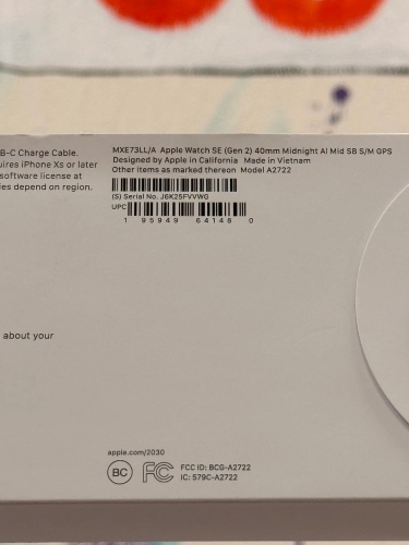 Часы Apple Watch SE 2024, 40 мм, корпус из алюминия цвета «тёмная ночь», спортивный ремешок цвета «тёмная ночь», размер S/M (MXE73)