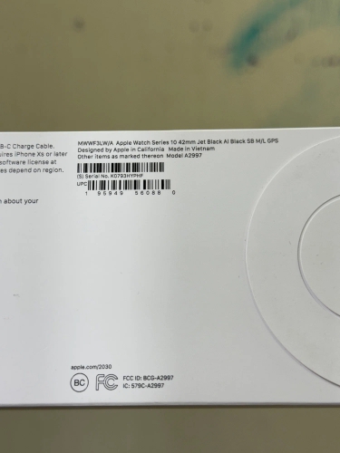 Часы Apple Watch Series 10, 42 мм, корпус из алюминия цвета «чёрный оникс», спортивный ремешок чёрного цвета, размер M/L (MWWF3)